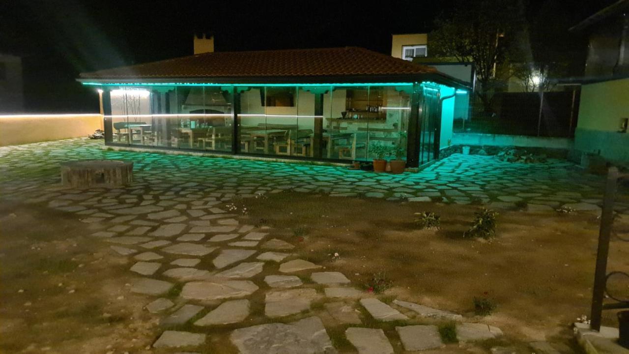 Guesthouse Nefertiti Smoljan Exterior foto
