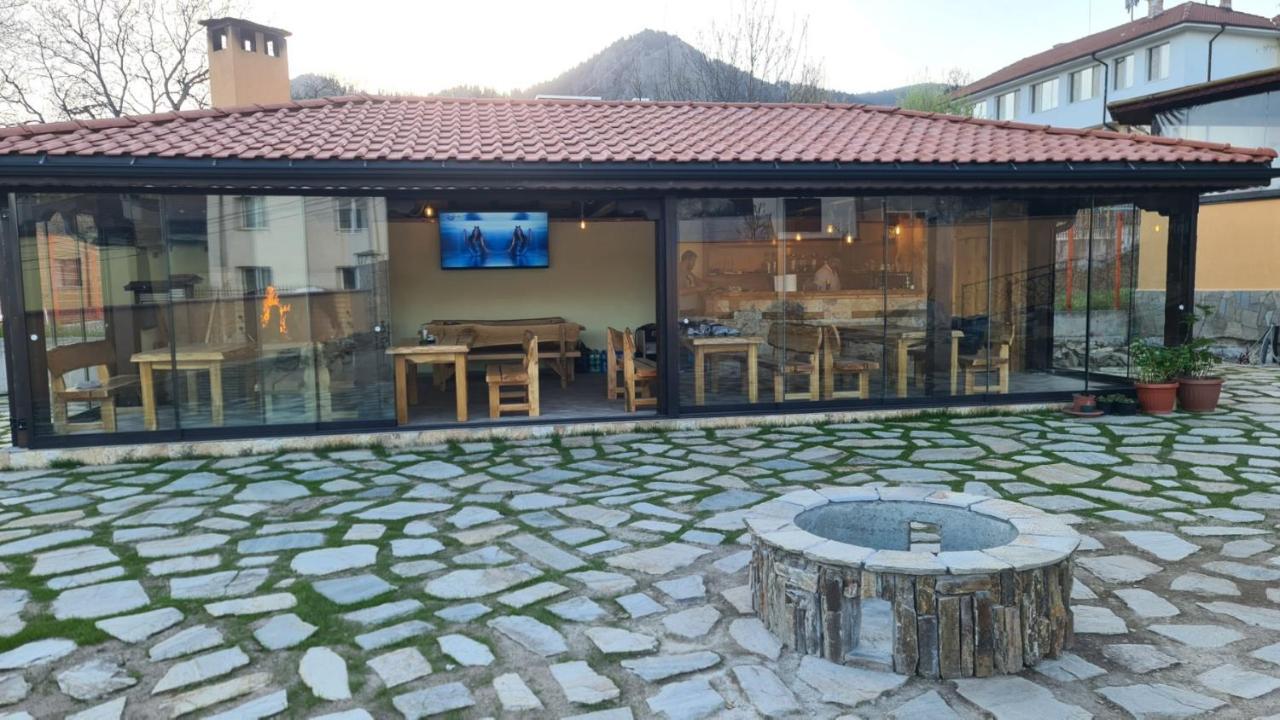 Guesthouse Nefertiti Smoljan Exterior foto