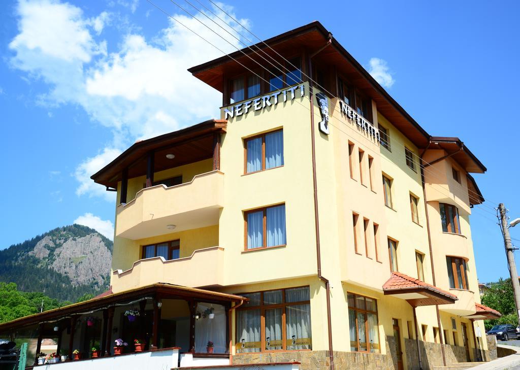 Guesthouse Nefertiti Smoljan Exterior foto